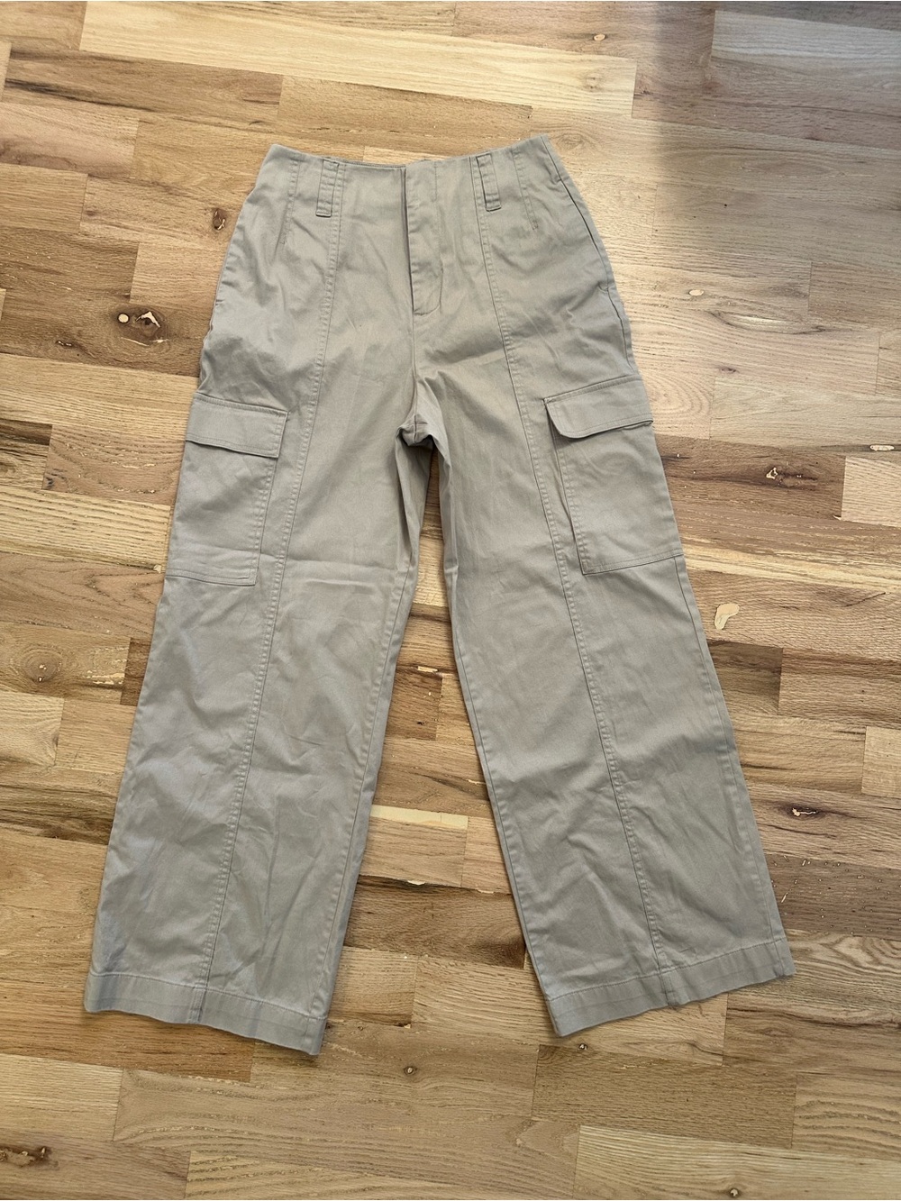 Calvin Klein Jeans Wide-Leg Cargo Pants in Light Khaki NWOT